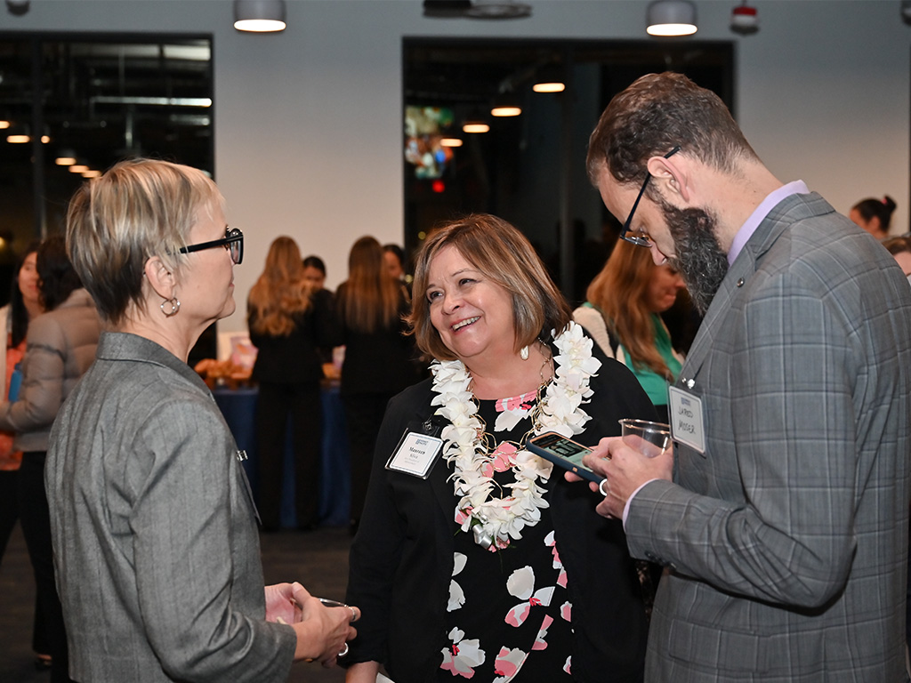 Maureen Silva (center) at the event